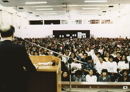 Seminario de Treinamento Espiritual em Prol da Pequena Vida orientado pelo Professor Kamino Kusumoto Associação Pomba Branca da SEICHO-NO-IE DO BRASIL: 70 anos de feitos edificantes Acompanhe, neste artigo especial, os principais acontecimentos que transformaram a Associação Pomba Branca (APB) da SEICHO-NO-IE DO BRASIL (SNI/BR) em uma referência espiritual, social, educacional, ambiental e familiar ao longo das últimas sete décadas.