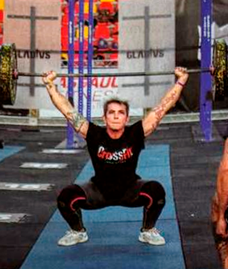 Andrea de Avila Miranda crossfit Caminhos para o Sucesso da Mulher Moderna Desejara, na infância, tornar-se uma atleta de nível internacional. Aos 42 anos de idade, decidiu adentrar o mundo do CrossFit, um programa de treinamento que otimiza a capacidade física. Hoje, aos 50, recentemente conquistou nos Estados Unidos resultados de destaque no campeonato mundial, competindo com milhares de atletas de todo o planeta.